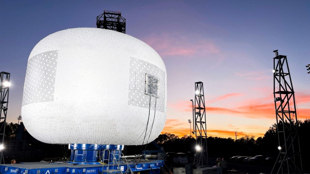 Le module de Sierra Space avant son explosion. // Source : Sierra Space (photo recadrée) Le module de Sierra Space avant son explosion. // Source : Sierra Space (photo recadrée)