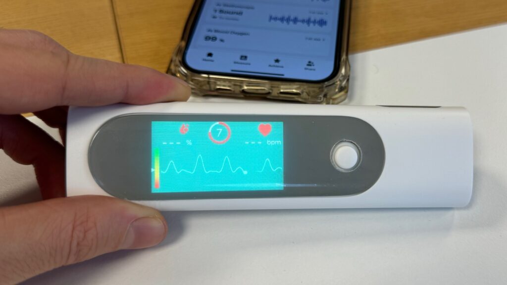 La réalisation d'un ECG sur le Withings BeamO // Source : Numerama La réalisation d'un ECG sur le Withings BeamO // Source : Numerama