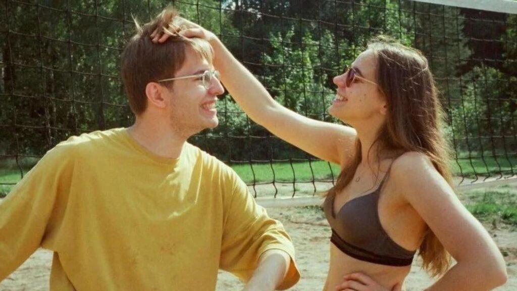 Aleksandr Zhadan et Karina Vyalshakaeva // Source : Zhadan pour Gizmodo Aleksandr Zhadan et Karina Vyalshakaeva // Source : Zhadan pour Gizmodo
