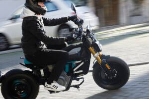 Le test du BMW CE-02 // Source : Yann Lethuillier pour Numerama