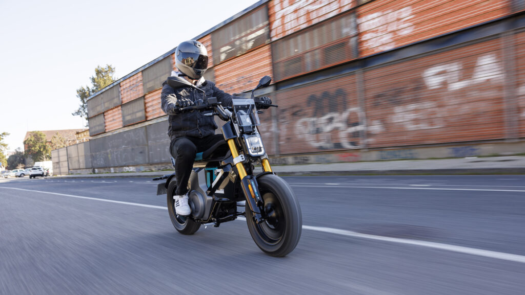 Le test du BMW CE-02 // Source : Yann Lethuillier pour Numerama Le test du BMW CE-02 // Source : Yann Lethuillier pour Numerama