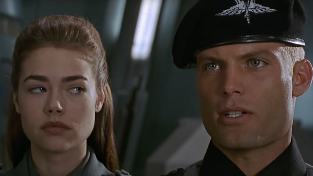 Starship Troopers // Source : Capture YouTube Starship Troopers // Source : Capture YouTube