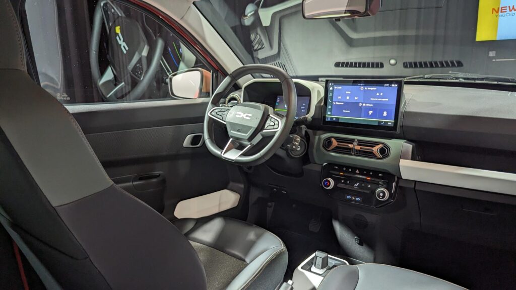 Nouvel intérieur de la Dacia Spring // Source : Raphaelle Baut pour Numerama Nouvel intérieur de la Dacia Spring // Source : Raphaelle Baut pour Numerama
