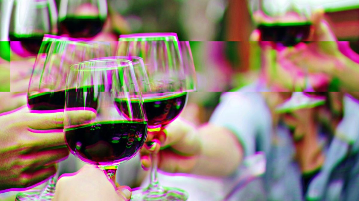 Les pirates ont faire croire aux cibles qu'elles étaient invitées à déguster du vin. // Source : Unsplash Les pirates ont faire croire aux cibles qu'elles étaient invitées à déguster du vin. // Source : Unsplash