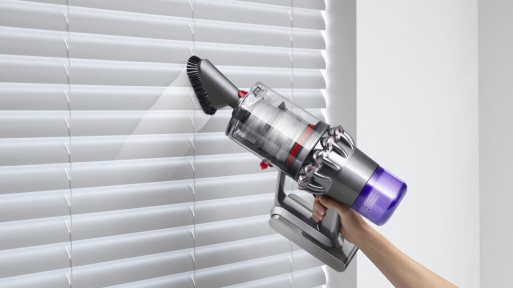 Le V11 Fluffy se transofrme facilement en aspirateur à main // Source : Dyson Le V11 Fluffy se transofrme facilement en aspirateur à main // Source : Dyson