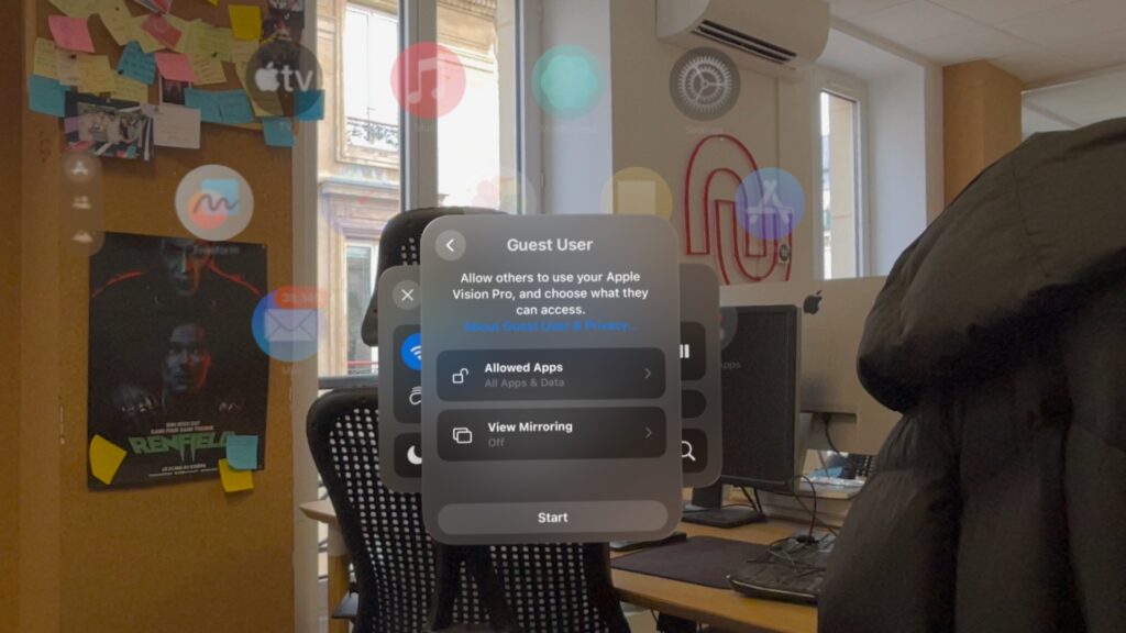 Le mode démo permet de partager son Vision Pro… mais doit être reconfiguré à chaque fois. Le testeur peut avoir accès aux applications du propriétaire du casque ou à rien. Le mode démo permet de partager son Vision Pro… mais doit être reconfiguré à chaque fois. Le testeur peut avoir accès aux applications du propriétaire du casque ou à rien.