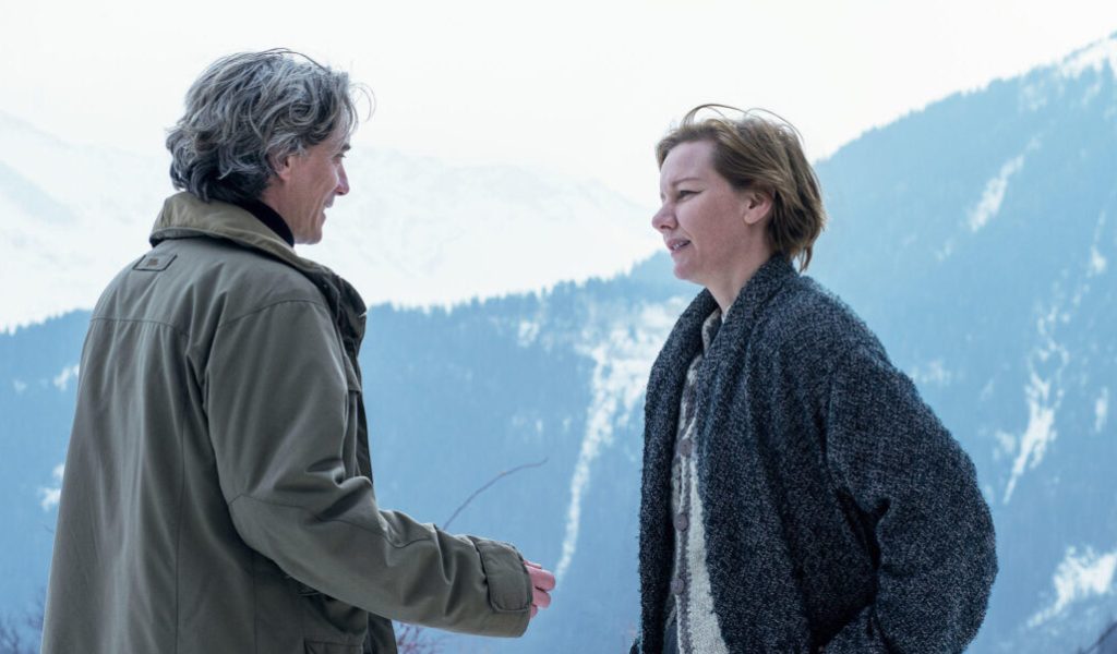 Carole Bethuel © Les Films Pelléas/Les Films de Pierre
ANATOMIE D’UNE CHUTE
réal. : Justine Triet. int. : Sandra Hüller, Swann Arlaud, Milo Machado Graner, Antoine Reinartz, Samuel Theis, Jehnny Beth, Saadia Bentaieb, Camille Rutherford, Anne Rotger.
pays : France. durée : 2 h 30. dist. : Le Pacte
Sortie en salle le 23 août 2023 Carole Bethuel © Les Films Pelléas/Les Films de Pierre
ANATOMIE D’UNE CHUTE
réal. : Justine Triet. int. : Sandra Hüller, Swann Arlaud, Milo Machado Graner, Antoine Reinartz, Samuel Theis, Jehnny Beth, Saadia Bentaieb, Camille Rutherford, Anne Rotger.
pays : France. durée : 2 h 30. dist. : Le Pacte
Sortie en salle le 23 août 2023