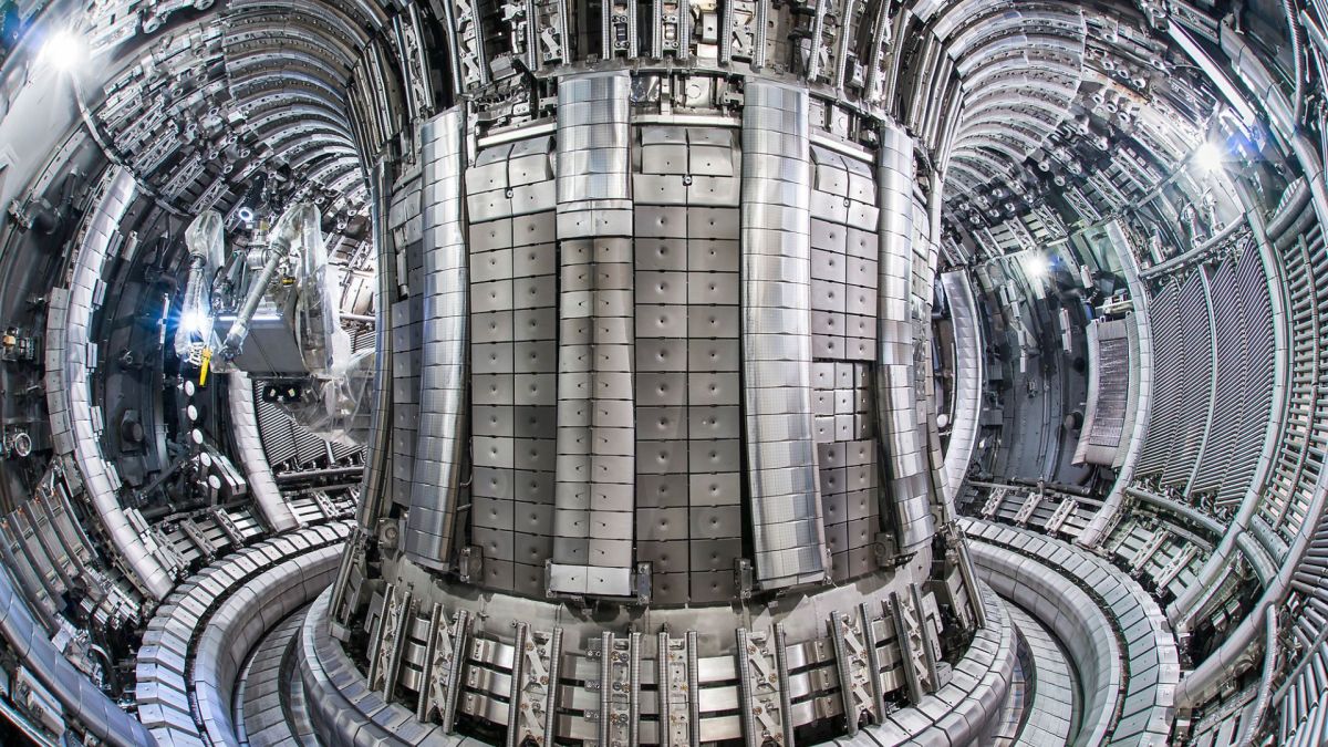 À l'intérieur du réacteur à fusion nucléaire JET. // Source : Eurofusion / CC BY 4.0 À l'intérieur du réacteur à fusion nucléaire JET. // Source : Eurofusion / CC BY 4.0