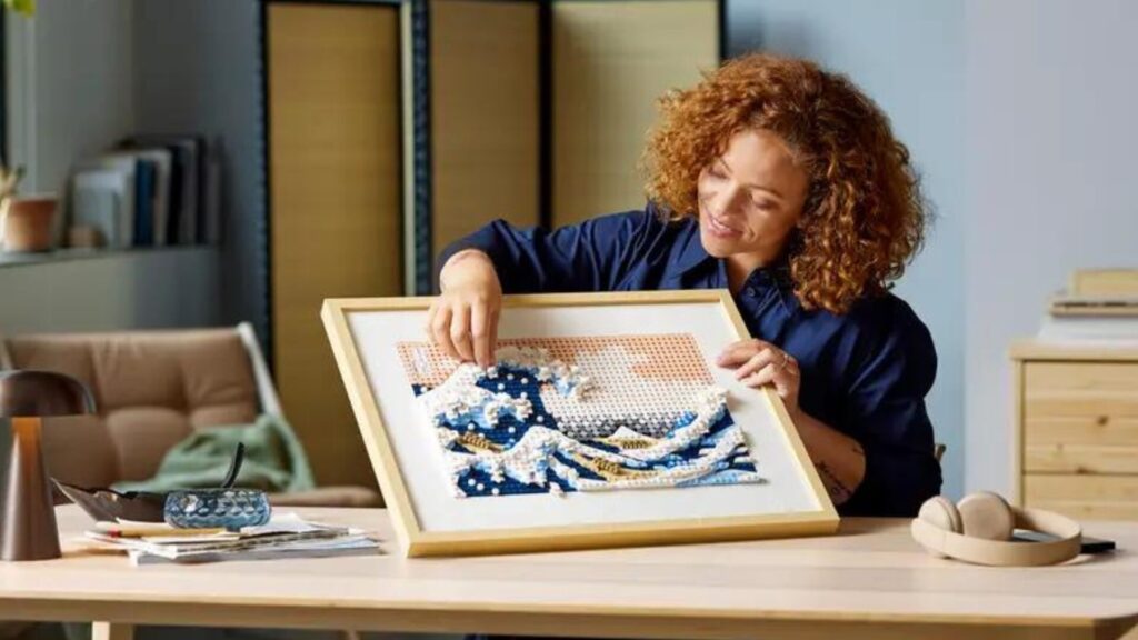 Le Lego La Grande Vague est une oeuvre imposante // Source : Lego Le Lego La Grande Vague est une oeuvre imposante // Source : Lego