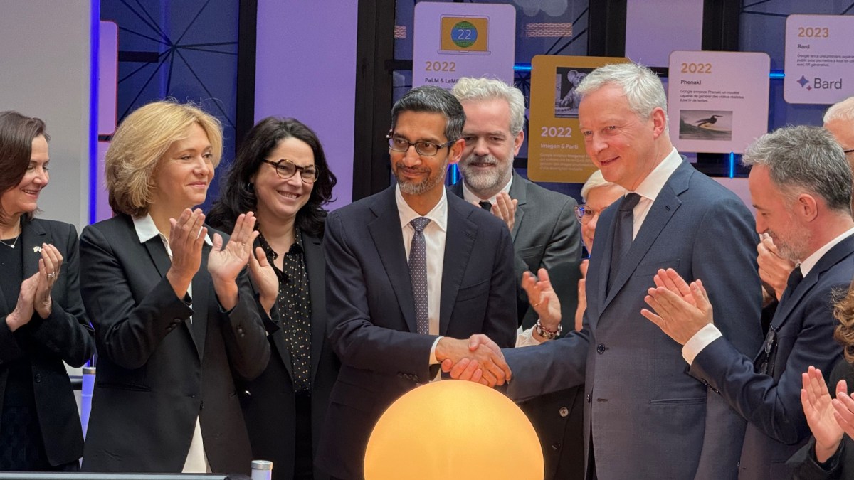 Sundar Pichai de Google avec Valérie Pécresse, Bruno Le Maire, Emmanuel Grégoire, Catherine Vautrin. // Source : Numerama Sundar Pichai de Google avec Valérie Pécresse, Bruno Le Maire, Emmanuel Grégoire, Catherine Vautrin. // Source : Numerama