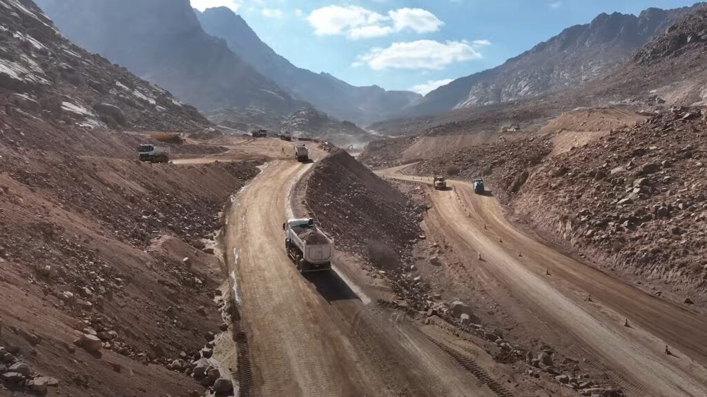 L'excavation de la montagne est en cours // Source : Trojena / YouTube L'excavation de la montagne est en cours // Source : Trojena / YouTube