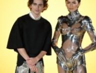 Timothée Chalamet et Zendaya à l'avant-première de Dune 2, à Londres. // Source : Image promotionnelle de Warner Bros UK