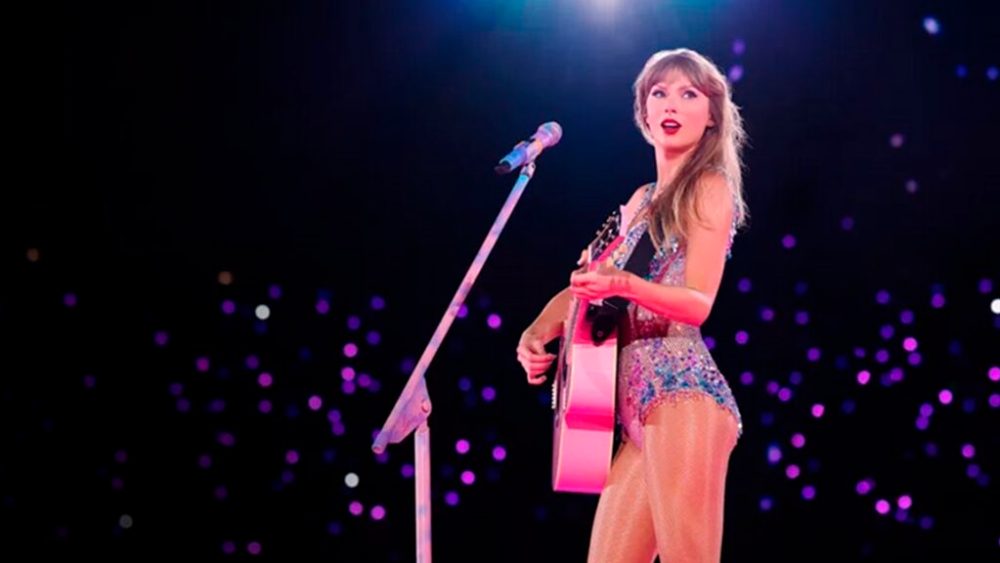 Taylor Swift | The Eras Tour (Taylor's Version) // Source : Disney+ Taylor Swift | The Eras Tour (Taylor's Version) // Source : Disney+