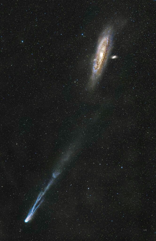 La comète semble « fuir » la galaxie d'Andromède. // Source : Via X @parcastroprades / Lexuan Zhang La comète semble « fuir » la galaxie d'Andromède. // Source : Via X @parcastroprades / Lexuan Zhang