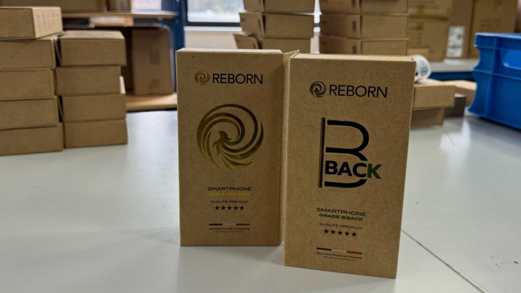 Les boîtes de Reborn ne sont pas aussi belles que celles d'Apple, mais elles sont universelles à tous les produits, ce qui simplifie la logistique. // Source : Numerama Les boîtes de Reborn ne sont pas aussi belles que celles d'Apple, mais elles sont universelles à tous les produits, ce qui simplifie la logistique. // Source : Numerama