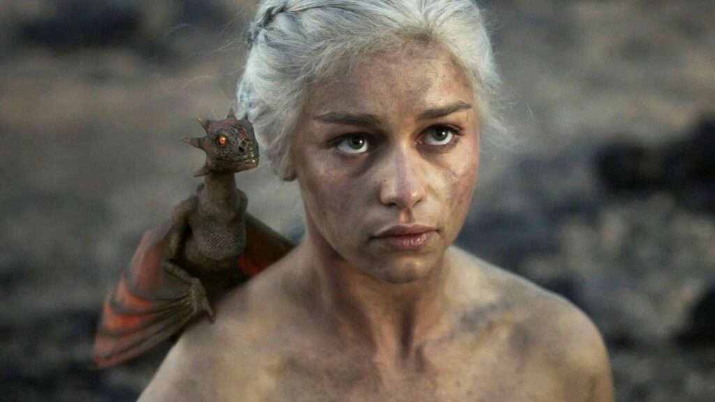Daenerys (Emilia Clarke) dans Game of Thrones. // Source : HBO Daenerys (Emilia Clarke) dans Game of Thrones. // Source : HBO