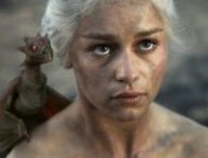 Daenerys (Emilia Clarke) dans Game of Thrones. // Source : HBO Daenerys (Emilia Clarke) dans Game of Thrones. // Source : HBO