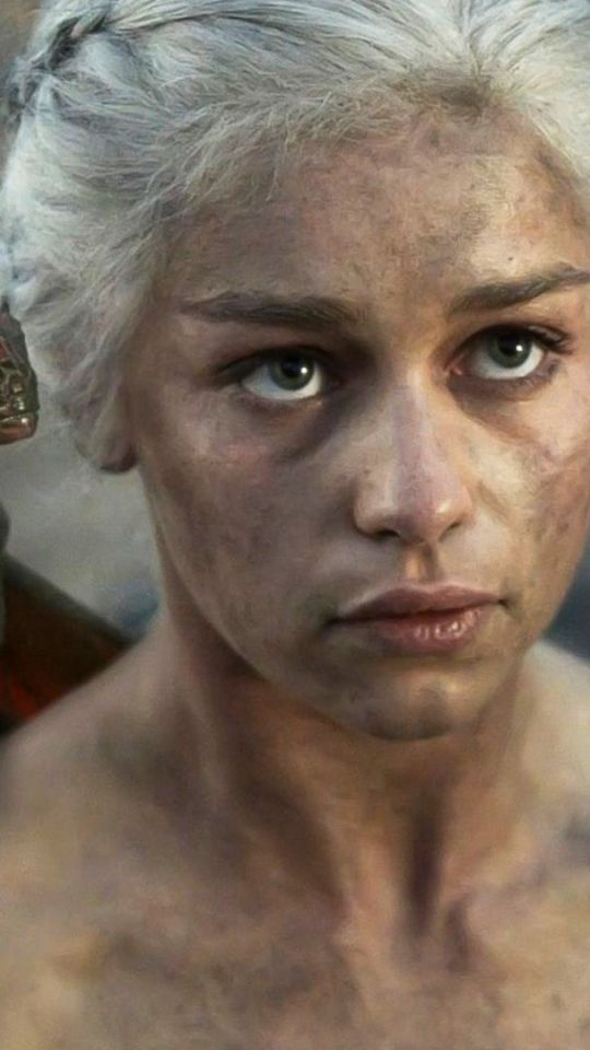 Daenerys (Emilia Clarke) dans Game of Thrones. // Source : HBO Daenerys (Emilia Clarke) dans Game of Thrones. // Source : HBO