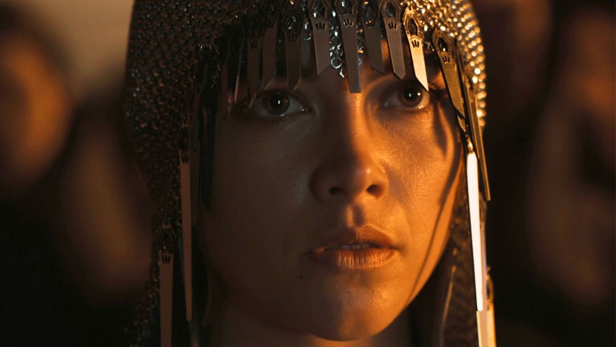 Florence Pugh, dans le rôle d'Irulan, dans Dune : Partie 2. // Source : Warner Florence Pugh, dans le rôle d'Irulan, dans Dune : Partie 2. // Source : Warner