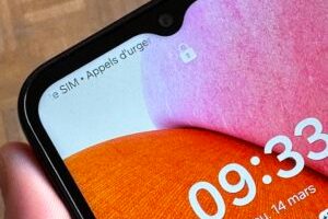 L'encoche en forme de goutte d'eau du Galaxy A14. // Source : JSZ/Numerama L'encoche en forme de goutte d'eau du Galaxy A14. // Source : JSZ/Numerama