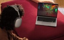 Le MacBook Air M3. // Source : Apple Le MacBook Air M3. // Source : Apple