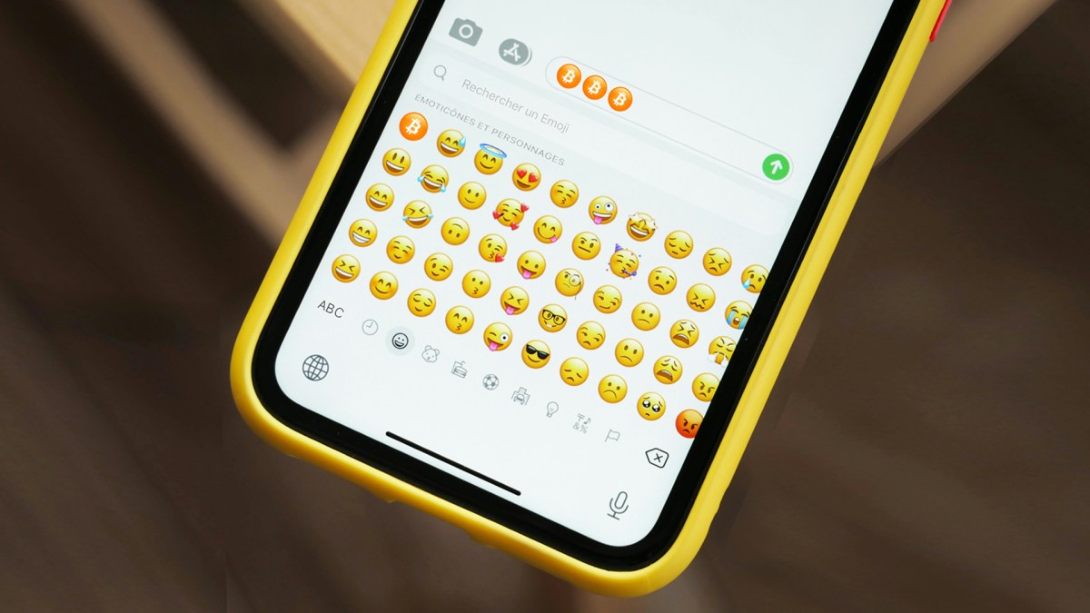 Une conversation sur une messagerie instantanée. Une conversation sur une messagerie instantanée.