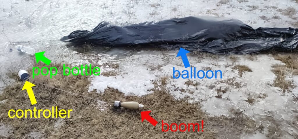 Un ballon retrouvé avec un mortier. // Source : DanielR / X Un ballon retrouvé avec un mortier. // Source : DanielR / X