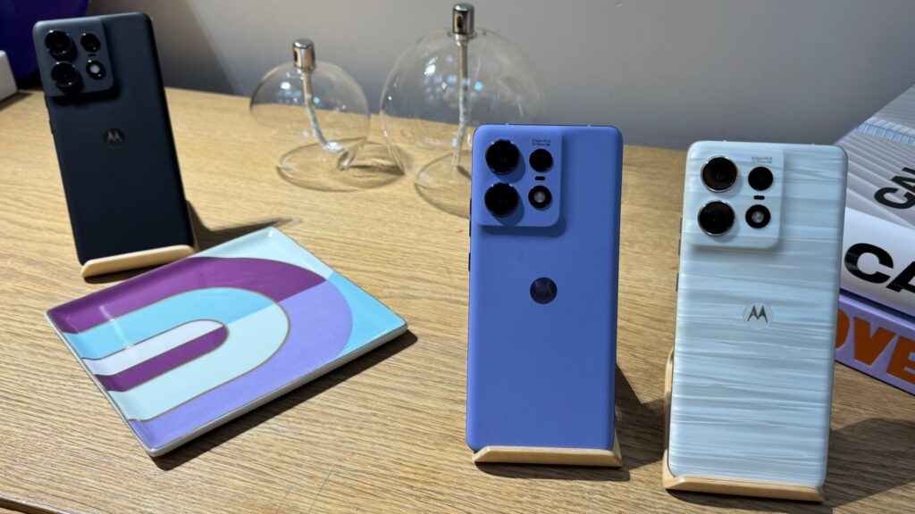 Les Motorola Edge 50. // Source : Numerama Les Motorola Edge 50. // Source : Numerama