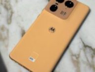 Le Motorola Edge 50 Ultra en version Pantone. // Source : Numerama
