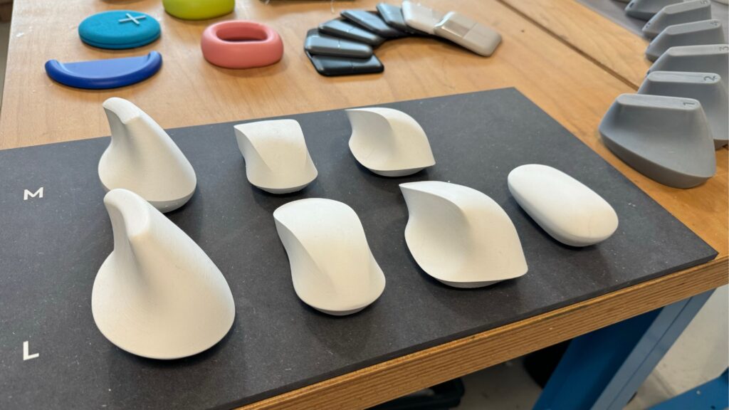 Des souris en mousse, le secret de Logitech. // Source : Numerama Des souris en mousse, le secret de Logitech. // Source : Numerama