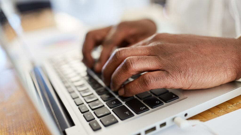 Le comportement des entreprises de la tech au Kenya très critiqué // Source : Canva Le comportement des entreprises de la tech au Kenya très critiqué // Source : Canva