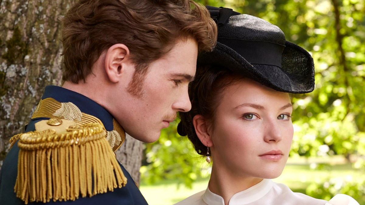 François-Joseph et Sissi dans L'Impératrice // Source : Thomas Schenk / Netflix François-Joseph et Sissi dans L'Impératrice // Source : Thomas Schenk / Netflix
