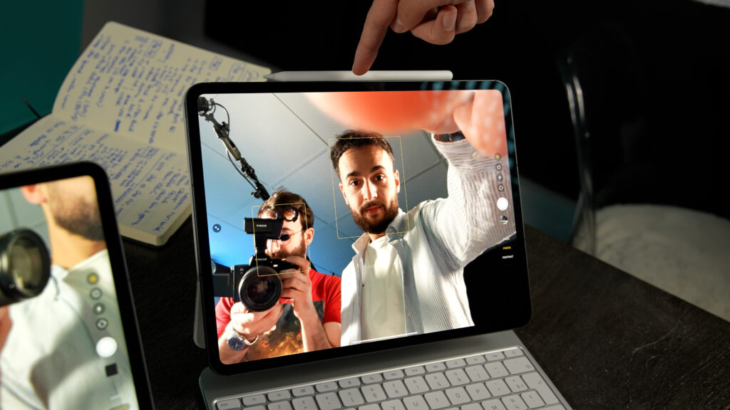 Niveau pro, l'iPad Pro M4 fait au moins bien une chose : les appels vidéo. La webcam du bon côté, c'est un vrai avantage. Niveau pro, l'iPad Pro M4 fait au moins bien une chose : les appels vidéo. La webcam du bon côté, c'est un vrai avantage.