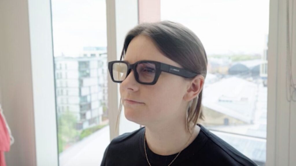 Dans sa vidéo, Google montre des lunettes de réalité augmentée. Elles servent à illustrer l'utilisation future d'Astra. Dans sa vidéo, Google montre des lunettes de réalité augmentée. Elles servent à illustrer l'utilisation future d'Astra.