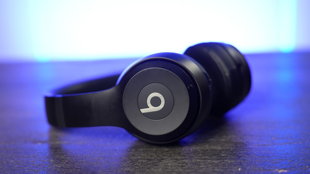 Beats Solo 4 // Source : Nino Barbey pour Numerama Beats Solo 4 // Source : Nino Barbey pour Numerama