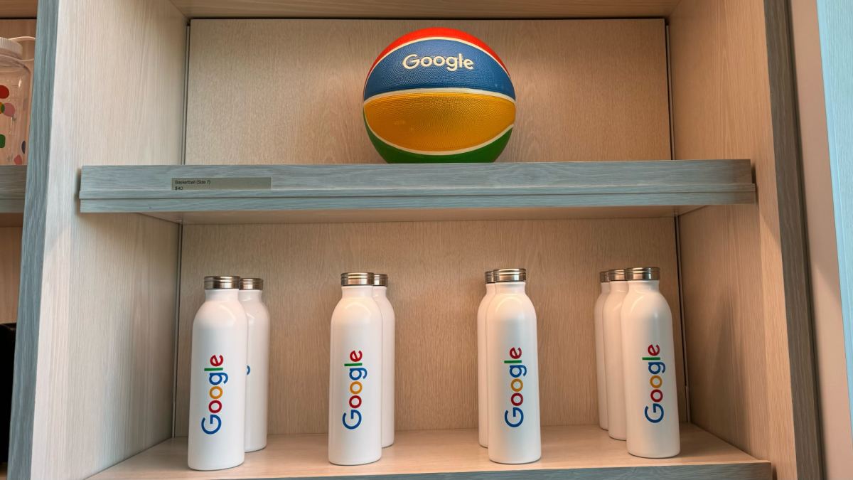 Quelques uns des goodies vendus au Google Store à Mountain View. // Source : Numerama Quelques uns des goodies vendus au Google Store à Mountain View. // Source : Numerama