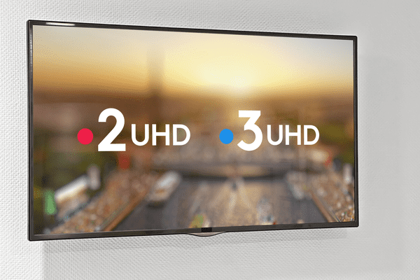 Les logos de France 2 UHD et France 3 UHD. Les logos de France 2 UHD et France 3 UHD.