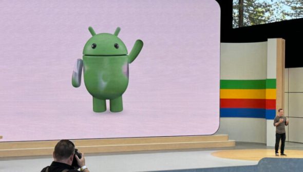 Le logo d’Android pendant la Google I/O 2024. // Source : Numerama Le logo d’Android pendant la Google I/O 2024. // Source : Numerama