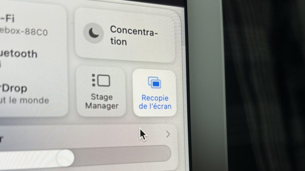 Transformer un iPad Air en second écran // Source : Maxime Claudel pour Numerama Transformer un iPad Air en second écran // Source : Maxime Claudel pour Numerama