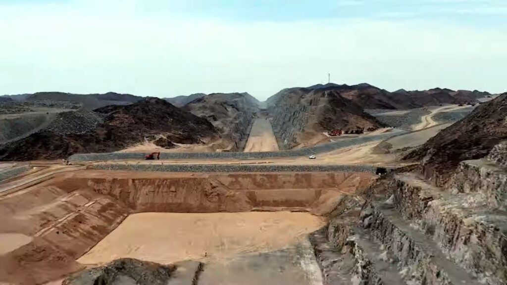The Line en travaux // Source : YouTube / Neom The Line en travaux // Source : YouTube / Neom