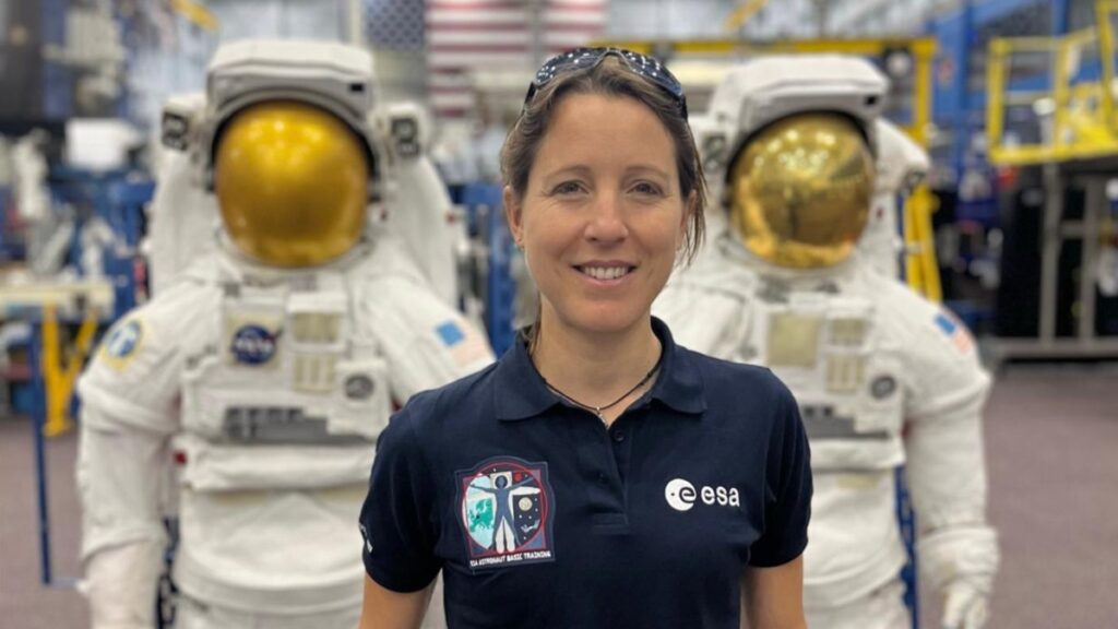 Sophie Adenot à Houston. // Source : Via X @Soph_astro (photo recadrée) Sophie Adenot à Houston. // Source : Via X @Soph_astro (photo recadrée)