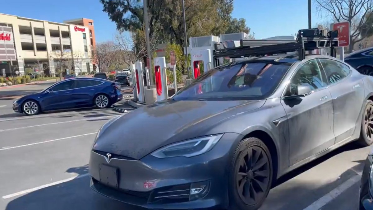 Tesla avec Lidar aux USA // Source : @Aiaddict1 sur X Tesla avec Lidar aux USA // Source : @Aiaddict1 sur X