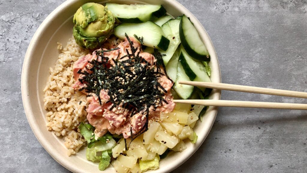 Un plat comprenant des algues séchées nori. // Source : Envato Un plat comprenant des algues séchées nori. // Source : Envato
