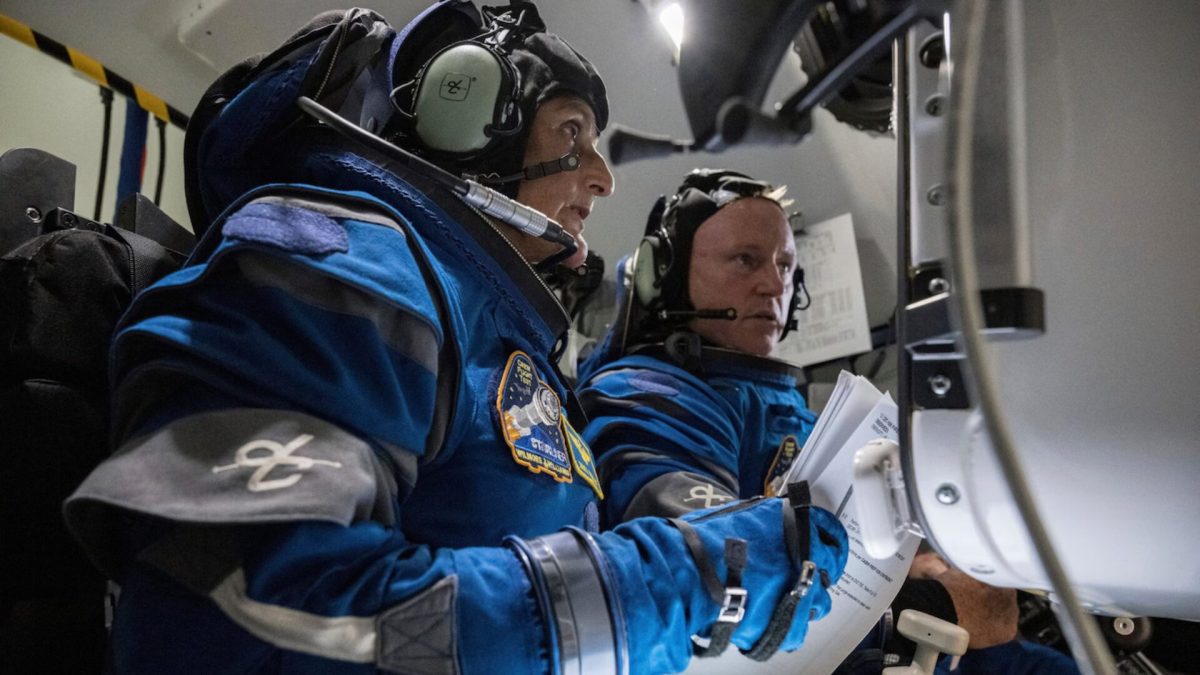 Butch Willmore et Suni Williams, les deux astronautes à bord de Starliner. // Source : NASA Butch Willmore et Suni Williams, les deux astronautes à bord de Starliner. // Source : NASA