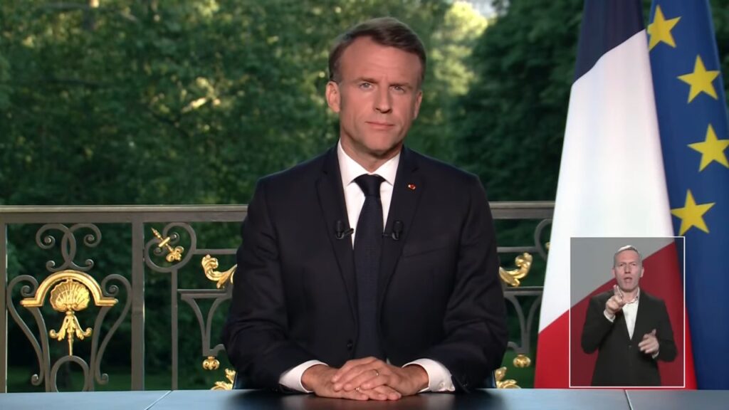 Emmanuel Macron lors de son annonce sur la dissolution de l'Assemblée nationale // Source : YouTube / Emmanuel Macron Emmanuel Macron lors de son annonce sur la dissolution de l'Assemblée nationale // Source : YouTube / Emmanuel Macron