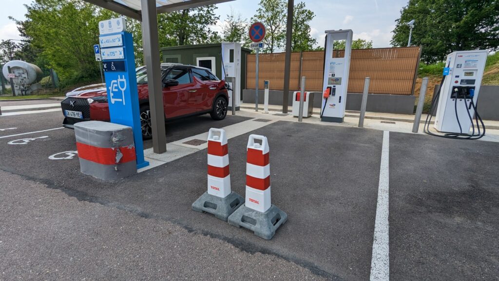 Problème de fiabilité des bornes chez TotalEnergie // Source : Raphaelle Baut pour Numerama
