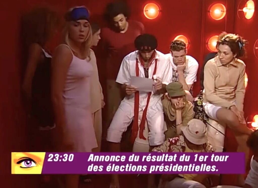 Les habitants du "loft" apprennent la victoire de JM Le Pen au premier tour // Source : Instagram Les habitants du "loft" apprennent la victoire de JM Le Pen au premier tour // Source : Instagram