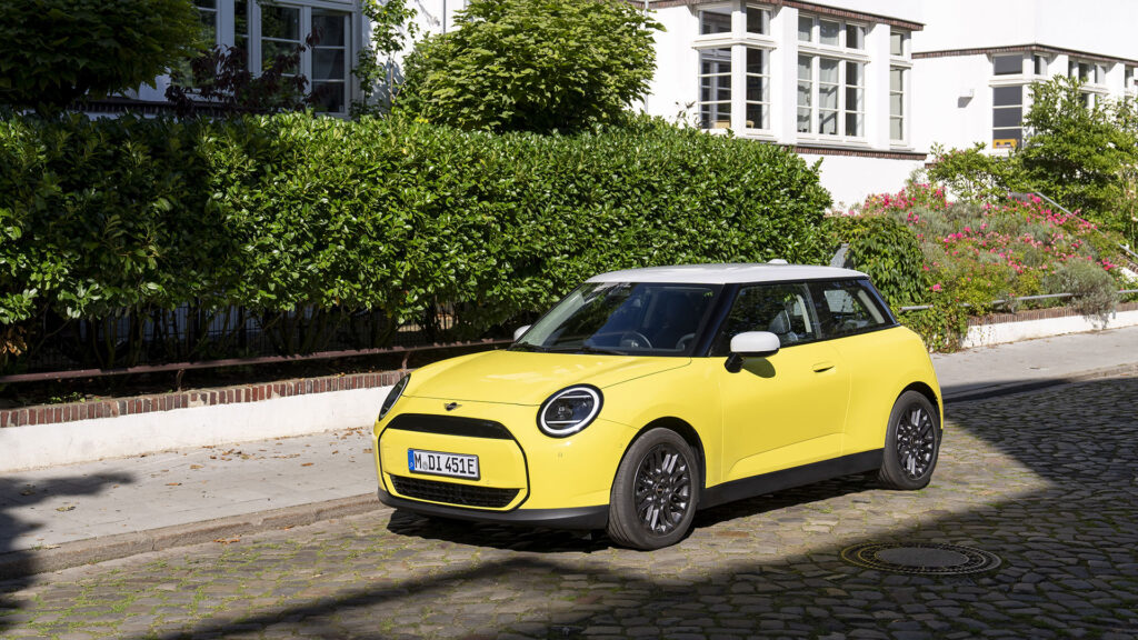 Mini Cooper E // Source : Mini Mini Cooper E // Source : Mini