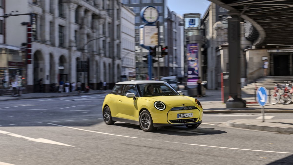 Mini Cooper E // Source : Mini Mini Cooper E // Source : Mini