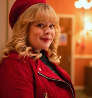 Nicola Coughlan dans l'épisode Joy to the World de Doctor Who, en décembre 2024. // Source : BBC Nicola Coughlan dans l'épisode Joy to the World de Doctor Who, en décembre 2024. // Source : BBC